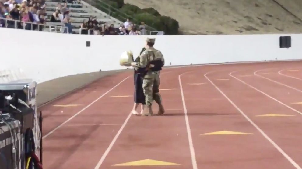 Soldier Surprises Sister At Her Graduation Ceremony After His Deployment To Korea Abc News 9178