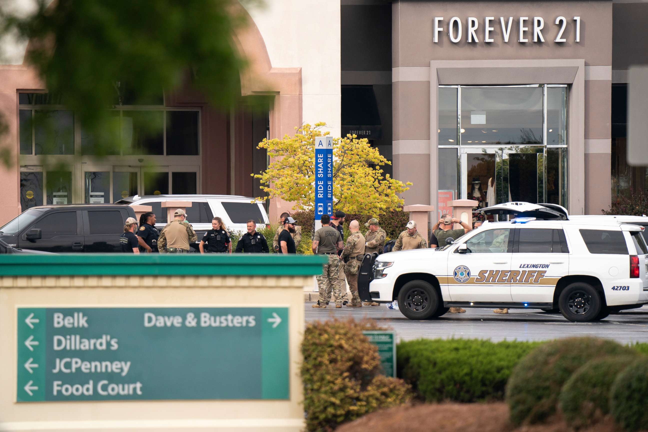 PHOTO: Members of law enforcement gather outside Columbiana Centre mall in Columbia, S.C., following a shooting, April 16, 2022.