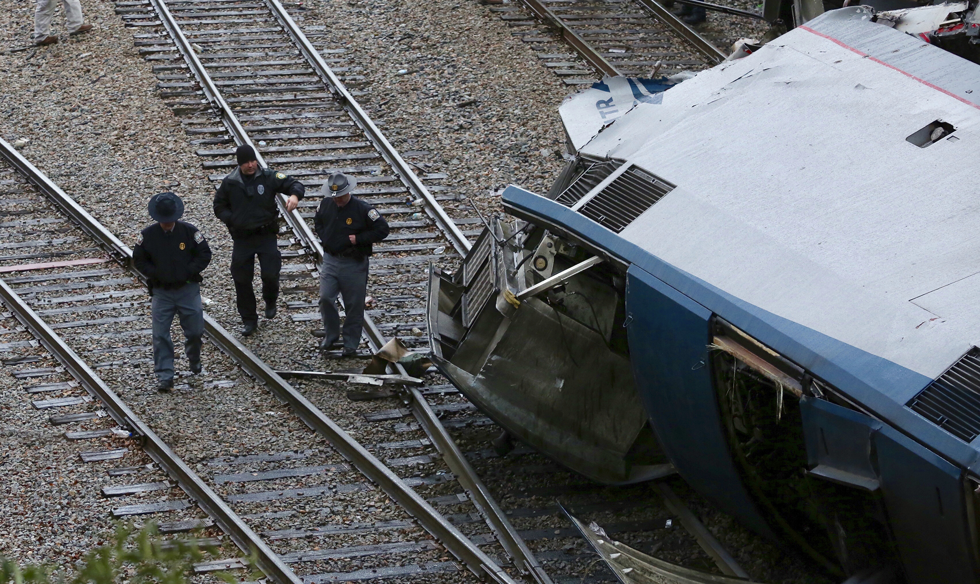 PHOTO: Authorities investigate the scene of a fatal Amtrak train crash in Cayce, S.C., Feb. 4, 2018.