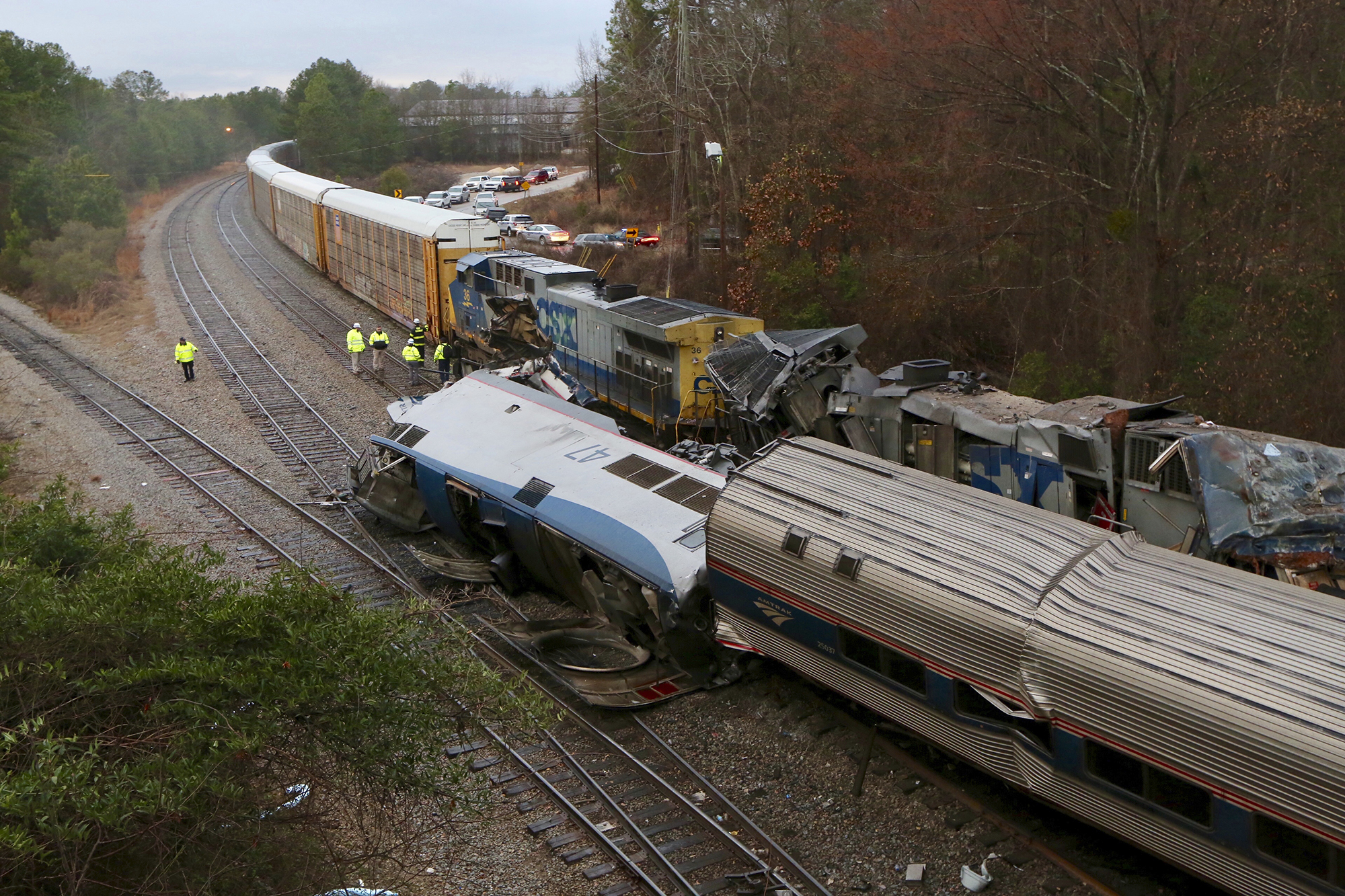 PHOTO: Authorities investigate the scene of a fatal Amtrak train crash in Cayce, S.C., Feb. 4, 2018.