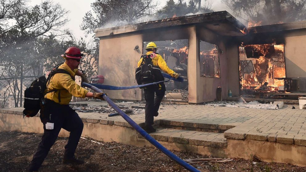2 dead in Southern California as Woolsey Fire more than doubles in size ...