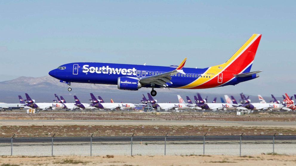 PHOTO: A Southwest Airlines Boeing 737 Max aircraft lands at the Southern California Logistics Airport in Victorville, Calif., March 23, 2019.