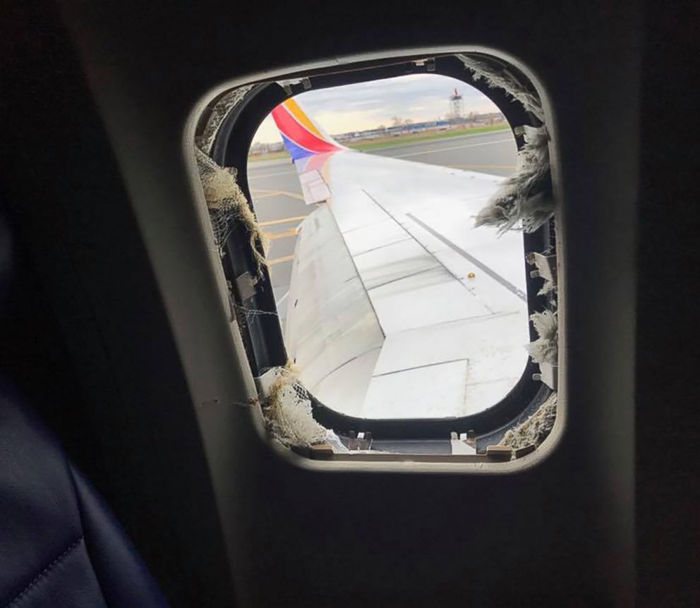 This image has an empty alt attribute; its file name is southwest-window-emergency-landing-ht-ps-180417_hpEmbed_15x13_992.jpg