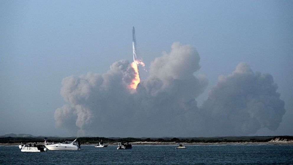 PHOTO: The SpaceX Starship lifts off from the launchpad during a flight test from Starbase in Boca Chica, Texas, April 20, 2023.