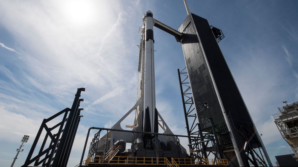 SpaceX capsule becomes 1st commercial spacecraft to dock ...