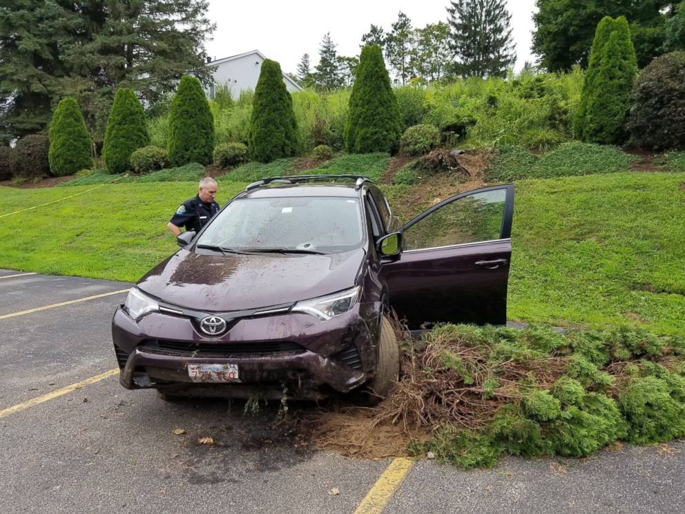 PHOTO: A man died after a crowbar crashed through the windshield of his car in Spencer, Massachusetts, Aug. 13, 2018.