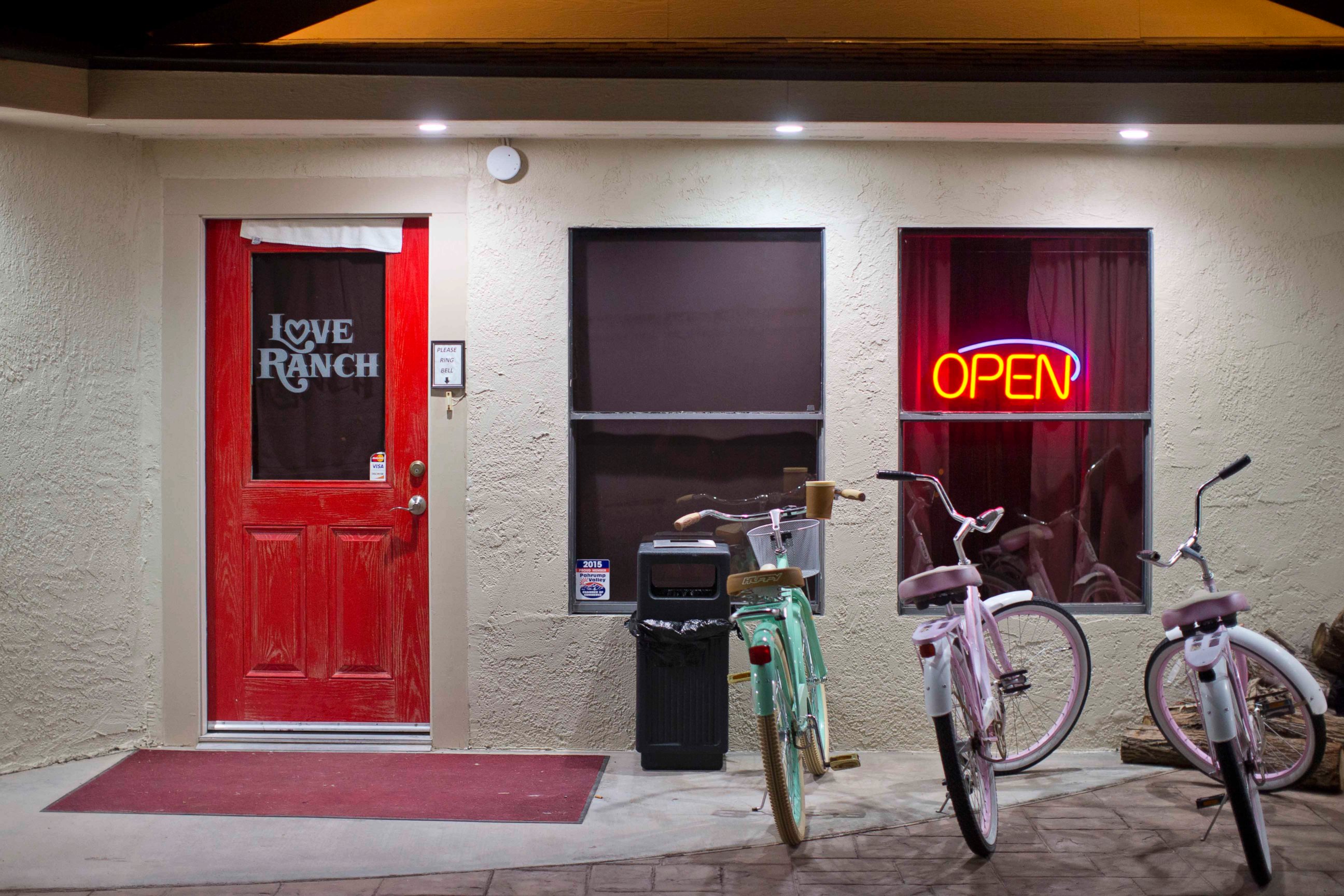 PHOTO: Bicycles sit outside the Nevada brothel where Lamar Odom was found unconscious, Dennis Hof's Love Ranch, in Crystal, Nev., just outside Pahrump, Oct. 10, 2015.