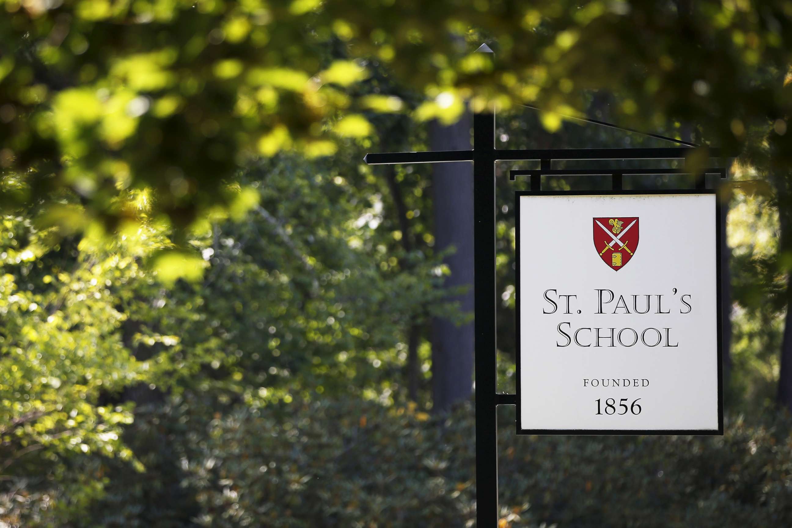 PHOTO: A sign marks the entrance to St. Paul's School in Concord, N.H., Aug. 20, 2015.
