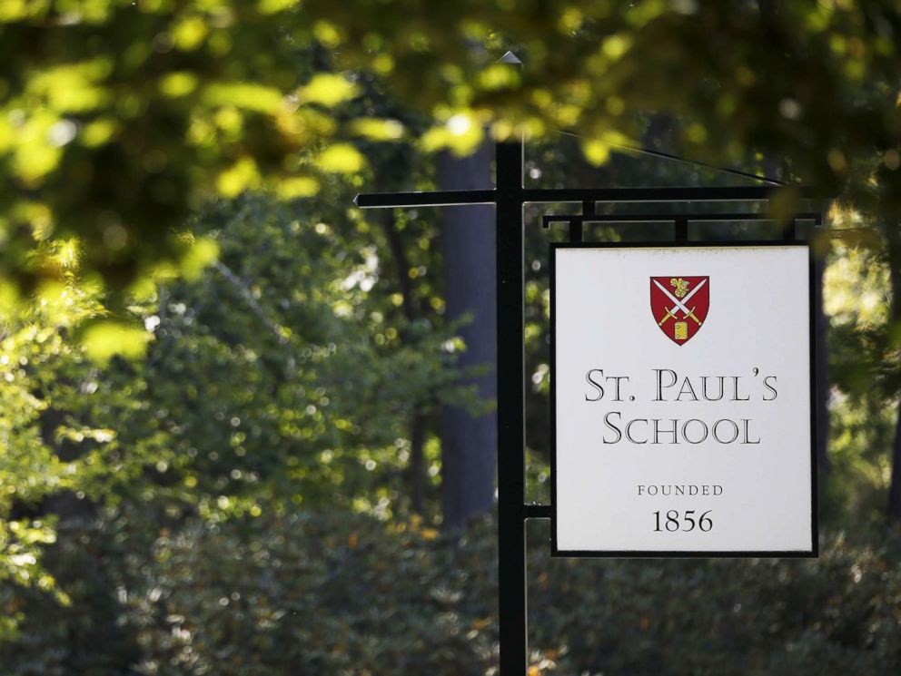 PHOTO: A sign marks the entrance to St. Pauls School in Concord, N.H., Aug. 20, 2015.