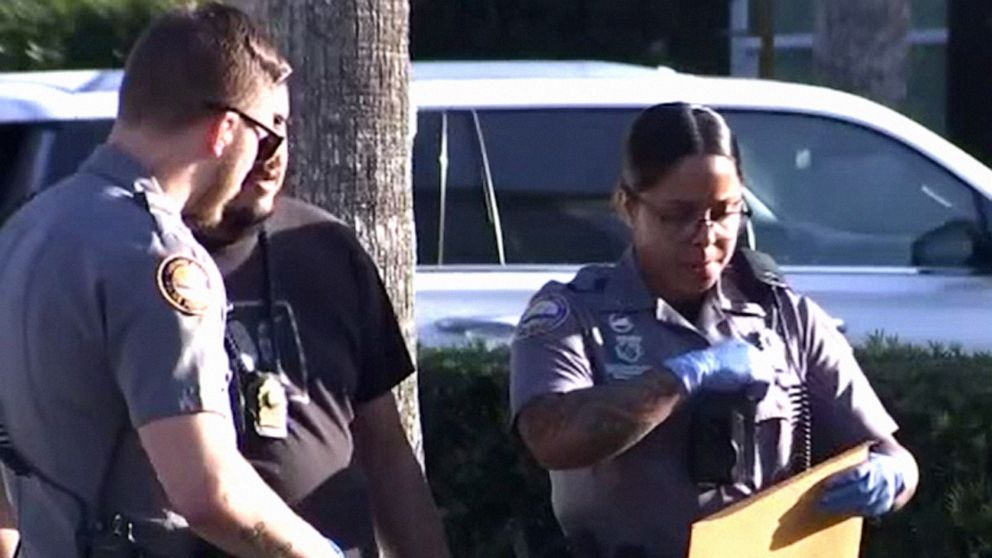 Couple found stabbed to death in Florida, police search for suspect ...