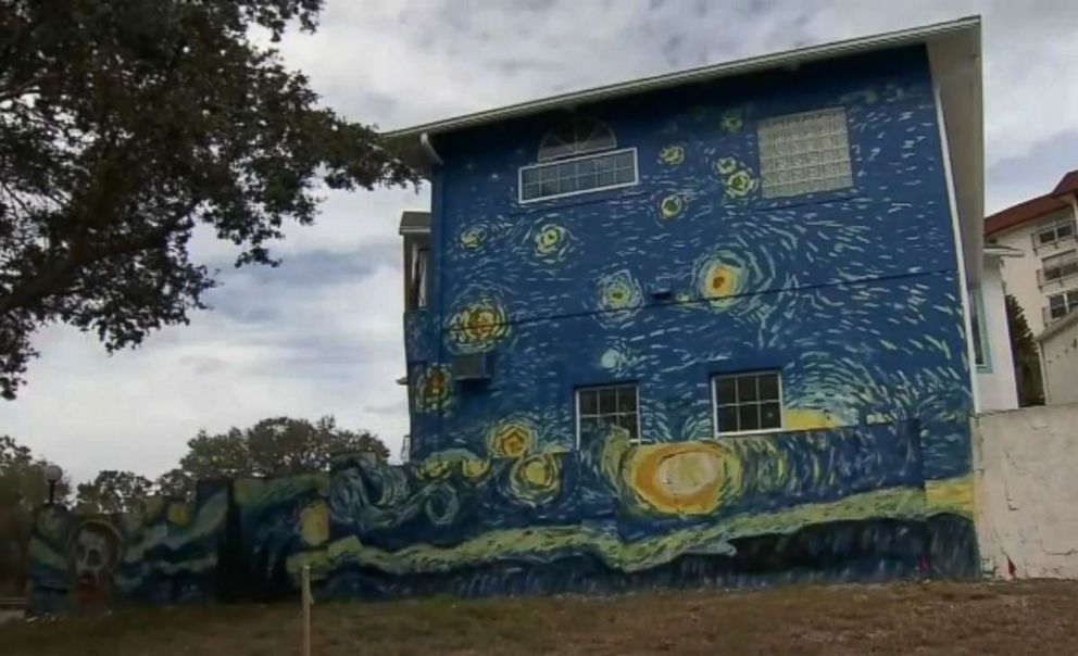 A Florida couple is fighting City Hall to keep their home painted to look like "Starry Night."