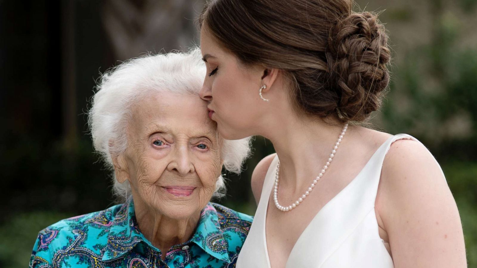 Бабушка с днем свадьбы внучки