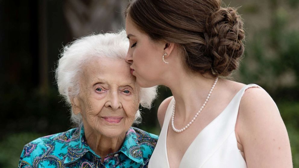 VIDEO: Woman brings wedding dress, photographer to grandmother in hospice care