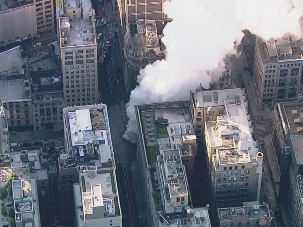   PHOTO: A Steampipe Exploded at Fifth Avenue and East 21st Street in the Flatiron District of New York, July 19, 2018. 