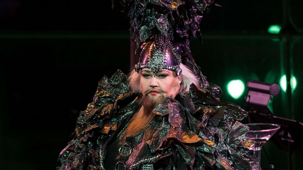 VIDEO: Opera singer lives out her rock star fantasy in drag show