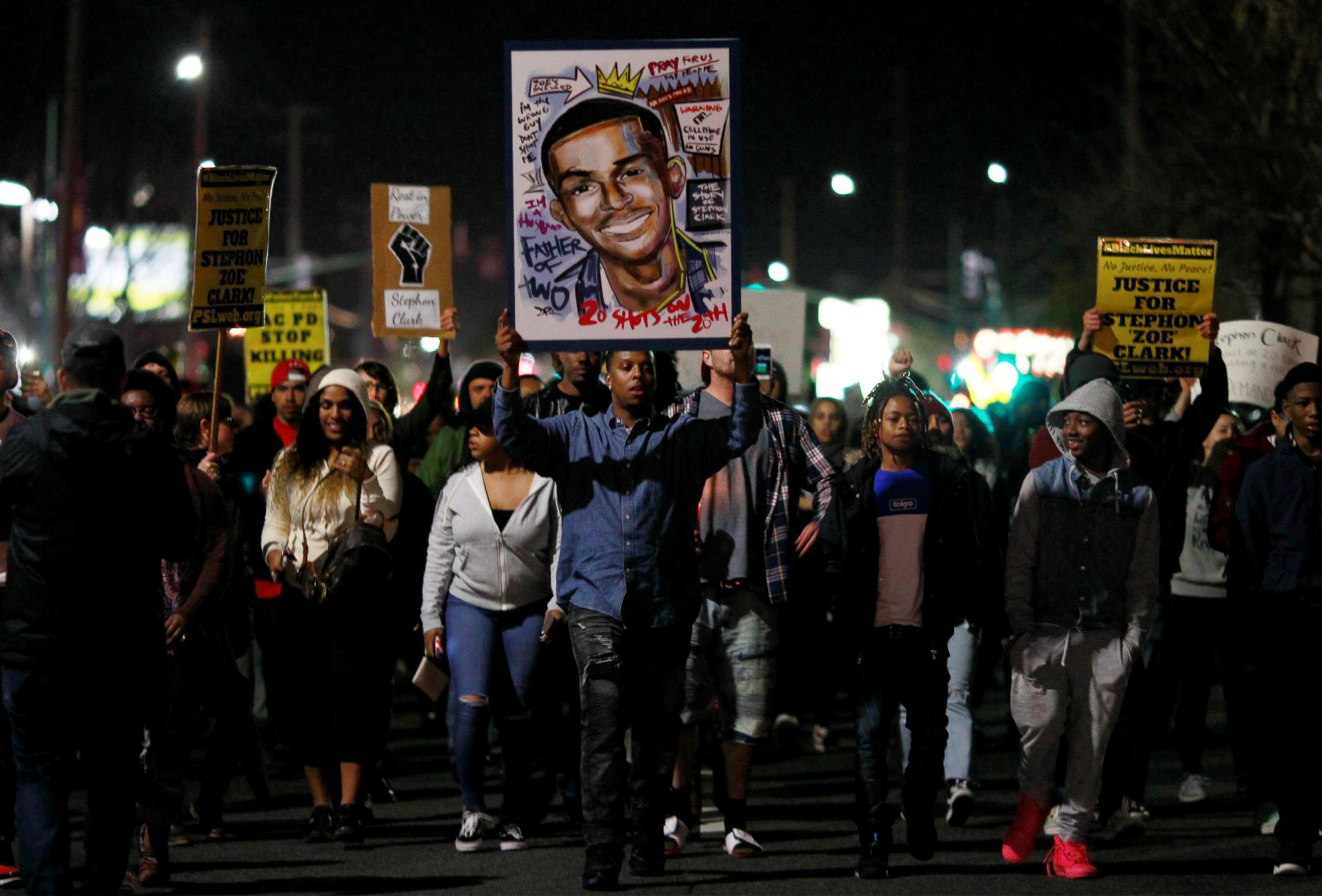 PHOTO: Demonstrators march to protest the police shooting of Stephon Clark, in Sacramento, Calif., March 23, 2018.