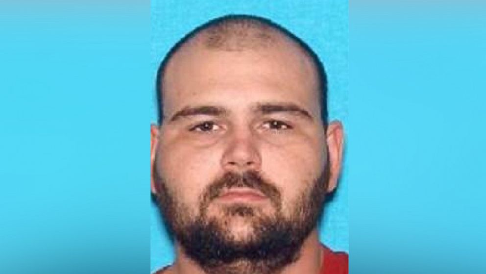 PHOTO: Steven Wiggins, pictured in a photograph released by the Tennessee Bureau of Investigation, is wanted in connection to an aggravated assault and theft and is considered a person of interest in the killing of a sheriff's deputy. 