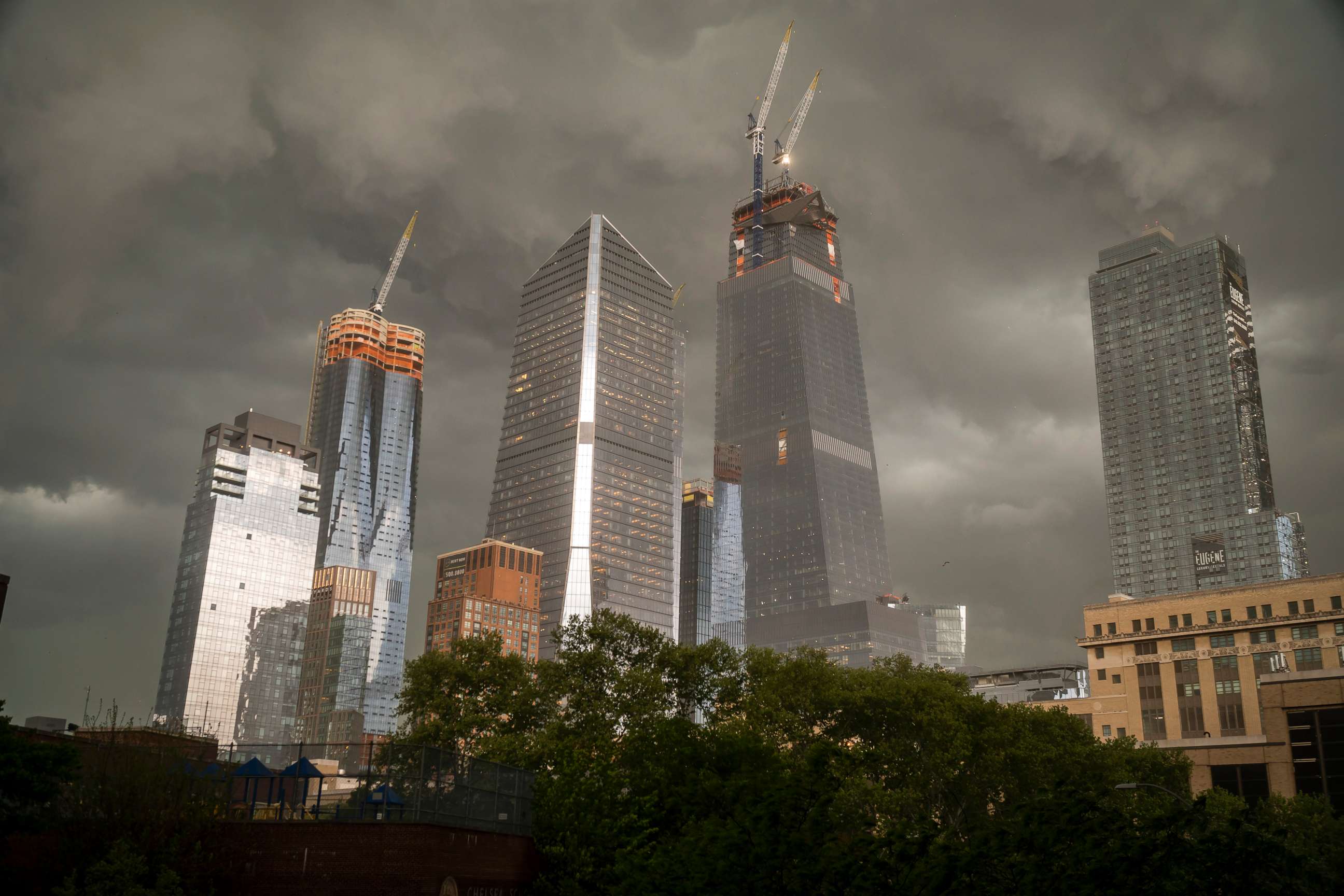 PHOTO: The Hudson Yards development on the west side of Manhattan in New York is seen as a fast moving storm passes through the city, May 15, 2018.