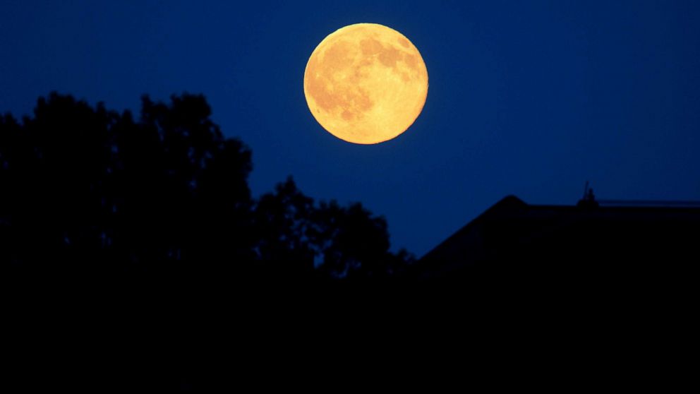 How to watch tonight's 'Strawberry Moon,' the last supermoon of 2021 - ABC  News
