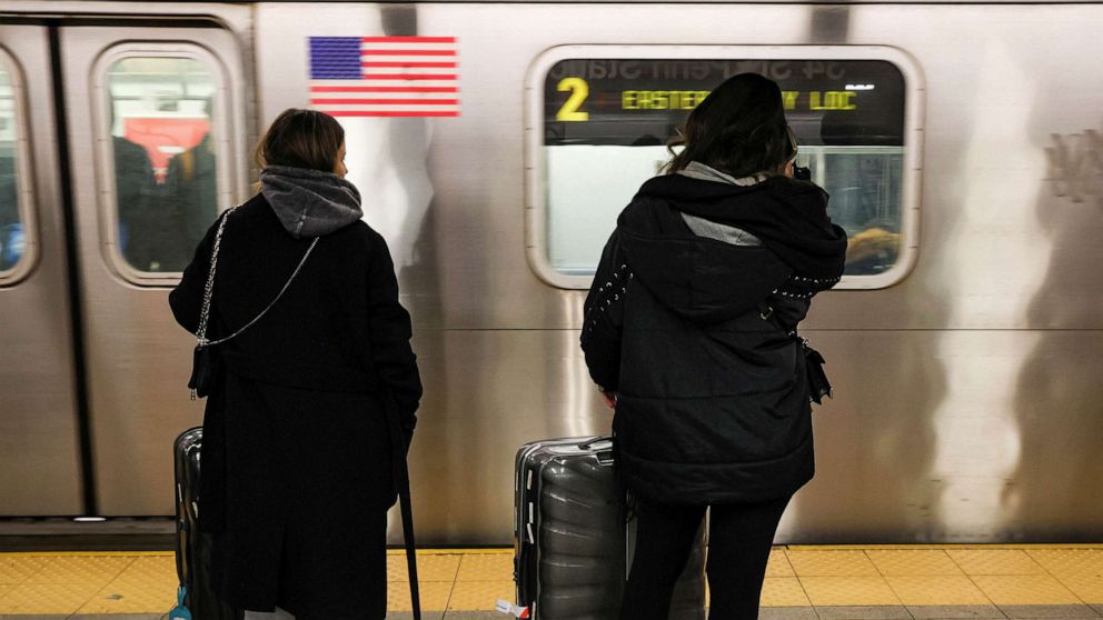 2 killed on NYC subway tracks