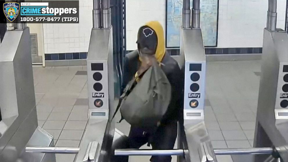 Suspect In Nyc Subway Shoving Charged With Attempted Murder Abc7 Los Angeles 2092