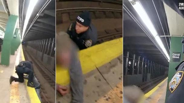 纽约警方协助救援坠入地铁轨道的男子