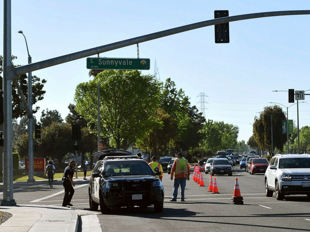 PHOTO: Police investigate the scene of car crash at the intersection of El Camino Real and Sunnyvale Road in Sunnyvale, Calif., April 24, 2019.