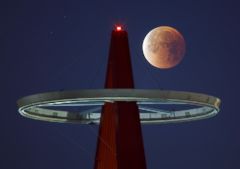 how to see the eclipse and supermoon in yuma az