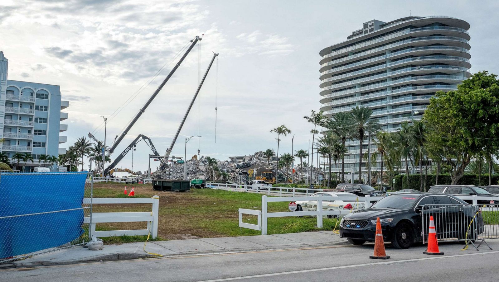 Surfside Condo Collapse Tragedy Photos | Image #281 - ABC News