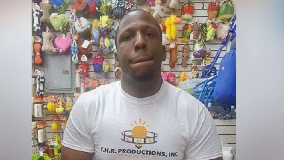 PHOTO: Christopher Ransom, the suspect who brandished an imitation gun while robbing the Queens cell phone store, Feb. 12, 2019, in New York City.
