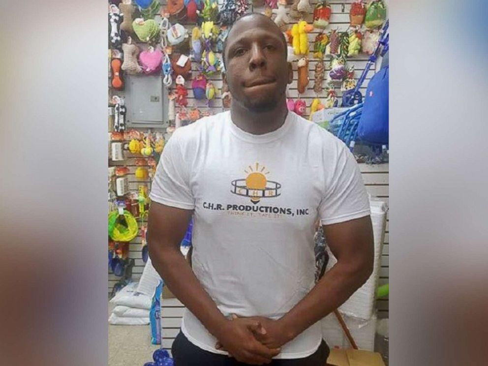 PHOTO: Christopher Ransom, the suspect who brandished an imitation gun while robbing the Queens cell phone store, Feb. 12, 2019, in New York City.