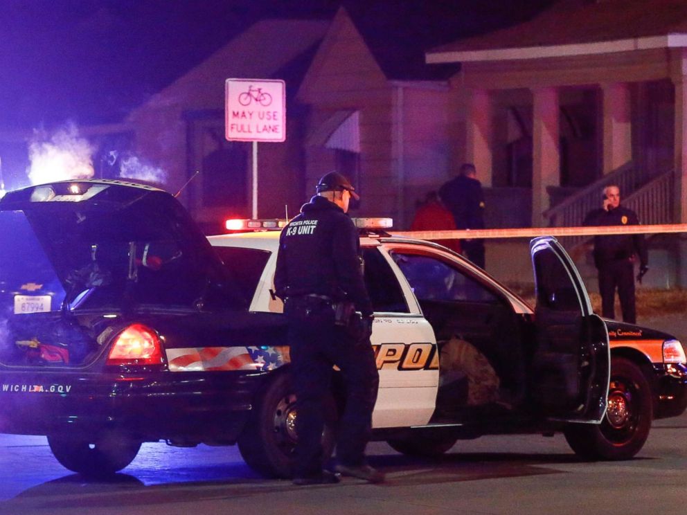 PHOTO: Wichita police investigate a call of a possible hostage situation near the corner of McCormick and Seneca in Wichita, Kan., on the night of Dec. 28, 2017.