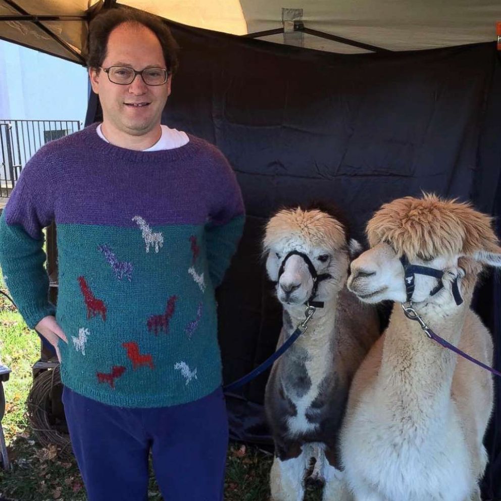 VIDEO: This guy knits sweaters of famous places, then visits them