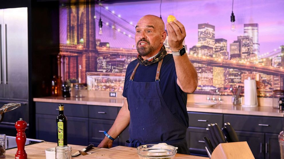 michael symon chef - Ilustrasi 3