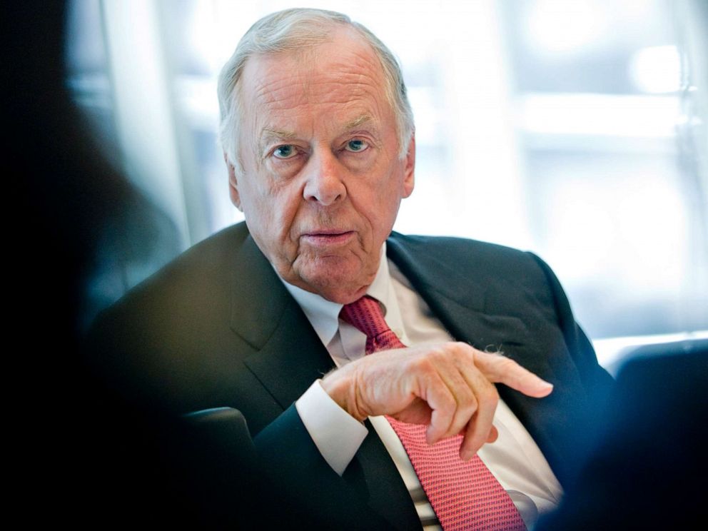 PHOTO: T. Boone Pickens, founder and chairman of BP Capital LLC, speaks during an interview in New York, Jan. 21, 2010.
