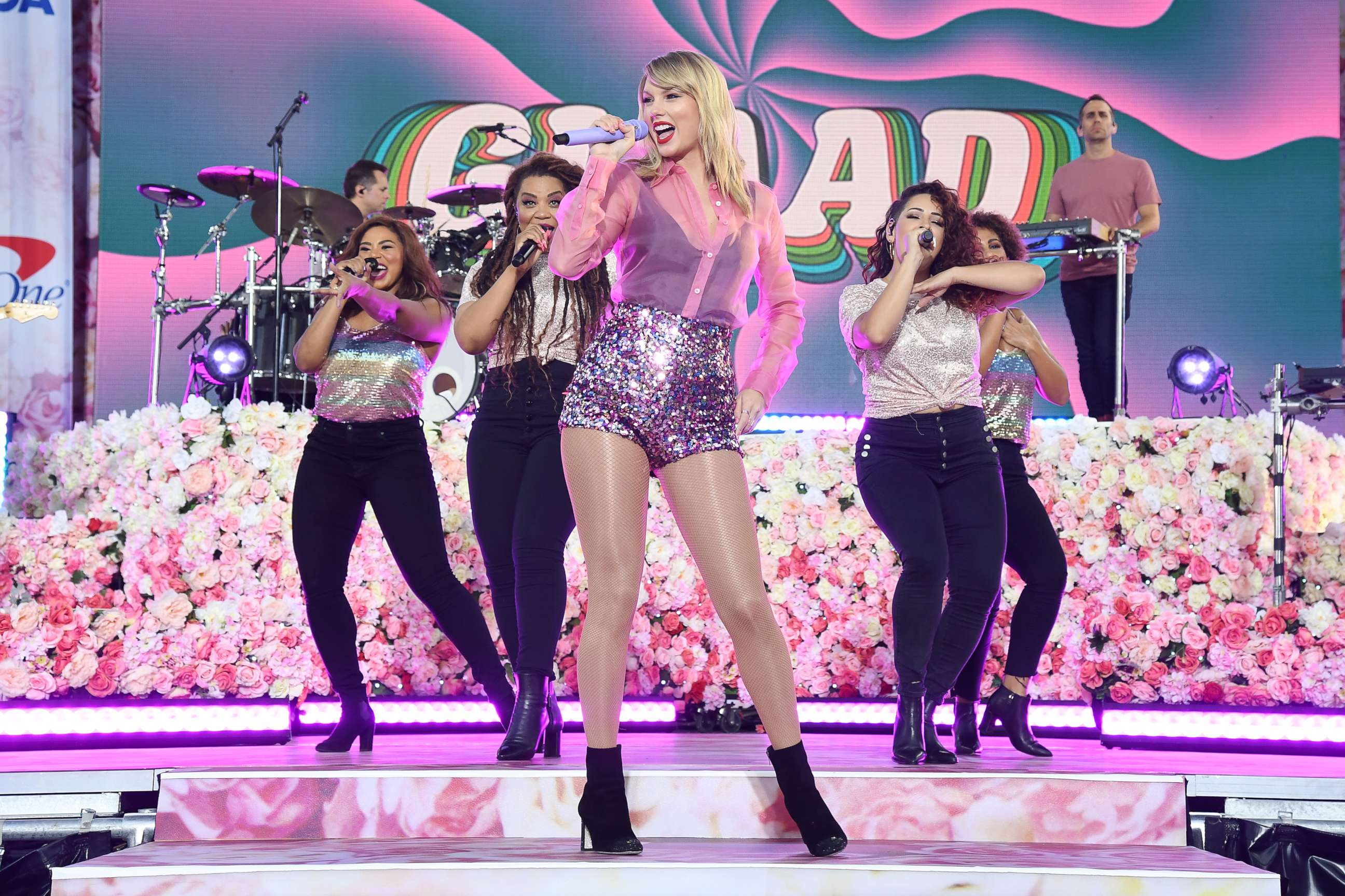 PHOTO: NEW YORK, NEW YORK - AUGUST 22: Taylor Swift performs on ABC's "Good Morning America" at SummerStage at Rumsey Playfield, Central Park on August 22, 2019 in New York City. (Photo by Kevin Mazur/Getty Images for ABA)