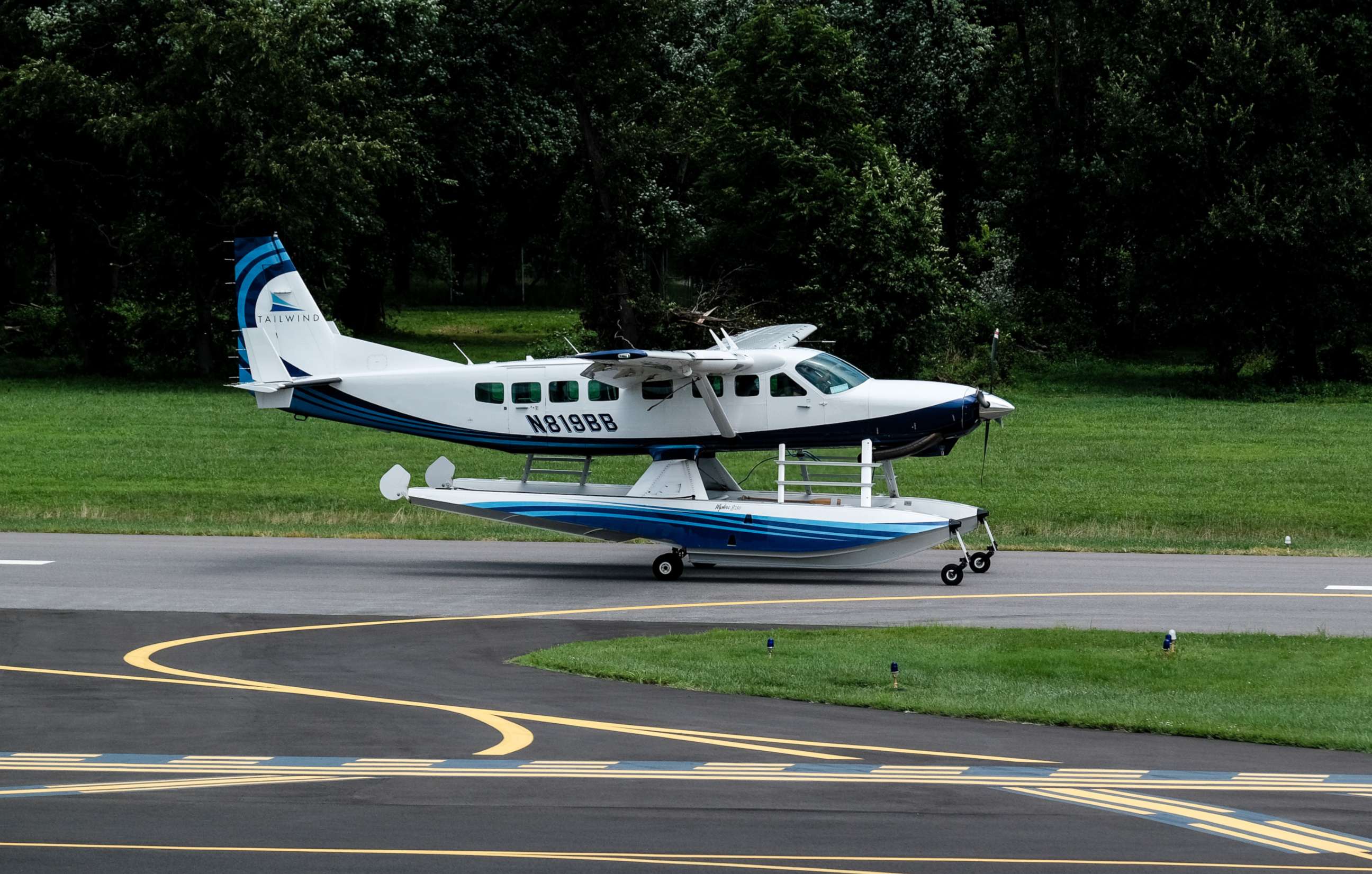 PHOTO: A Tailwind Air flight from New York City lands at the College Park Airport on Aug. 6, 2022, in College Park, MD.