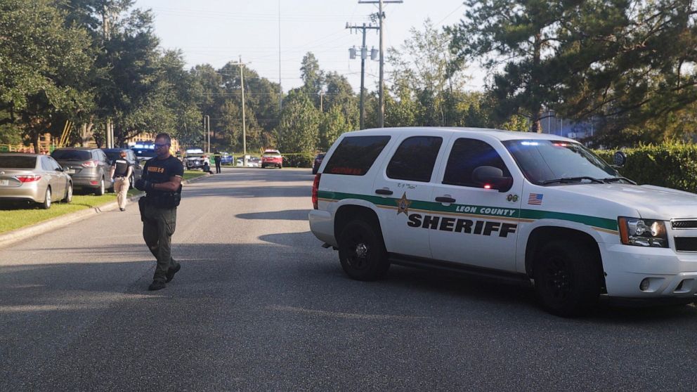 PHOTO: Members of the sheriff's department secure the scene of a multiple stabbing in Tallahassee, Fla., Sept. 11, 2019.