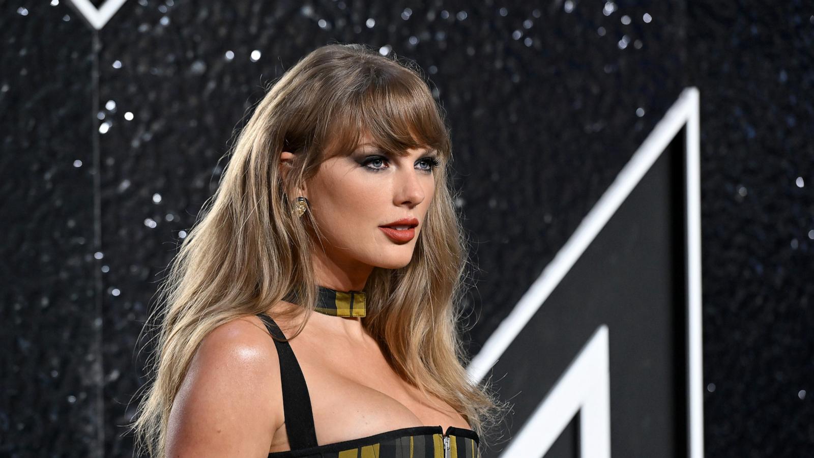 PHOTO: Taylor Swift arrives to attend the MTV Video Music Awards at UBS Arena in Elmont, New York, on Sept. 11, 2024.