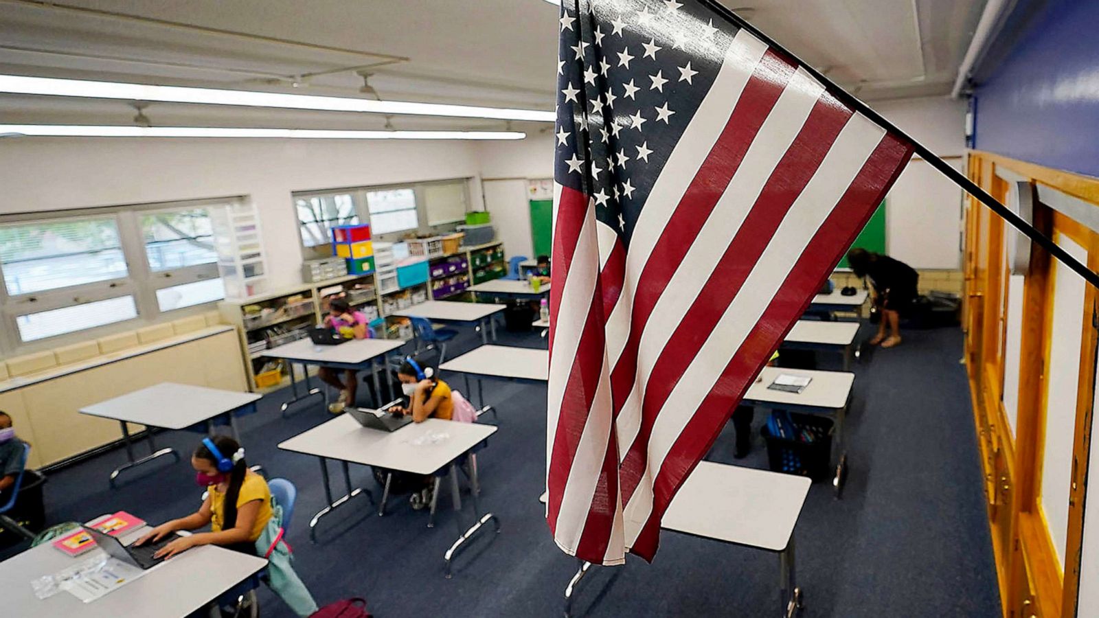 Some States Plan to Give Teachers-in-Training Their Own Classrooms,  Prompting Concerns