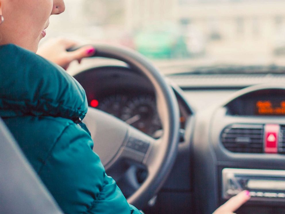 PHOTO: A teenage distracted driver.