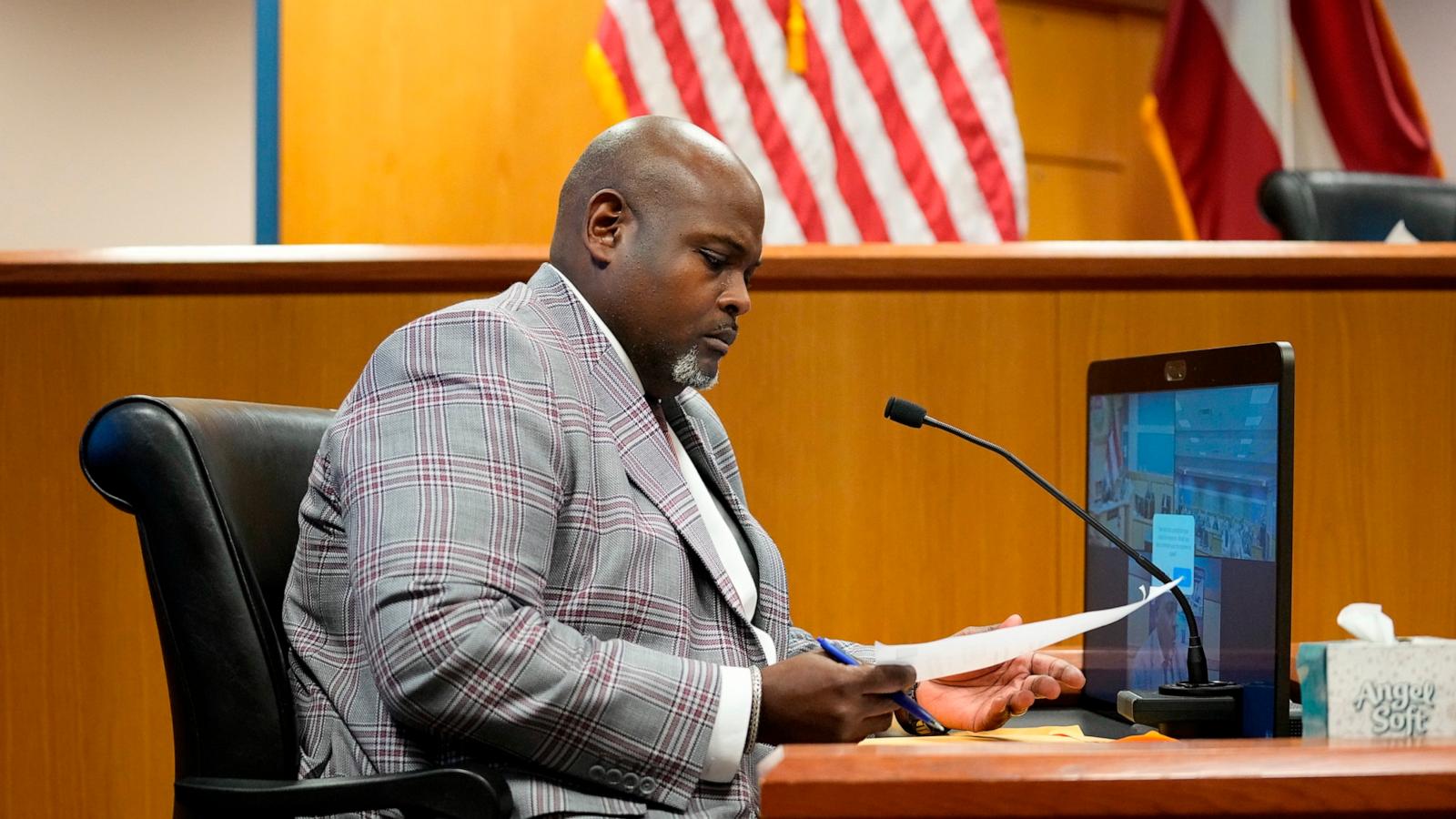 Fulton County hearing live updates: Wade’s ex-lawyer mum on when Willis relationship started