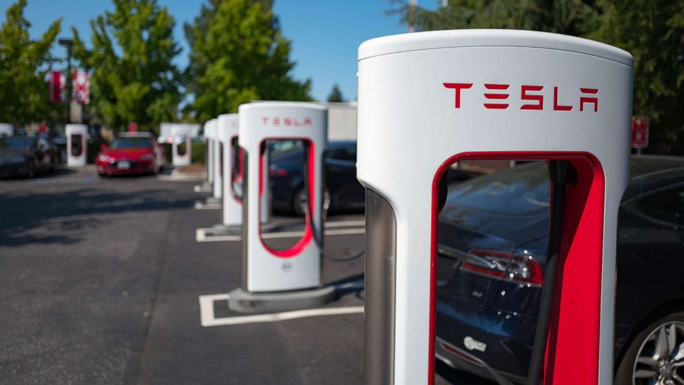 PHOTO: A Tesla supercharger rapid battery charging station in Mountain View, Calif., Aug. 24, 2016.