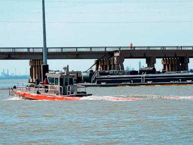  Extent of oil spill following barge collision with Texas bridge unclear: Coast Guard image