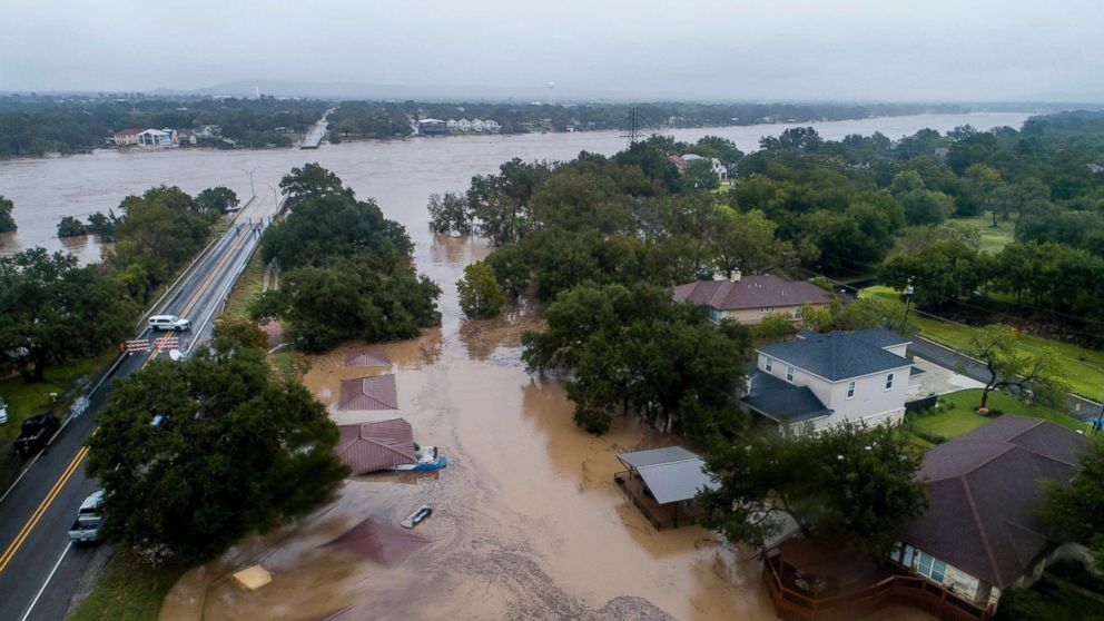 Texas Flooding 03 As Ap 181016 HpMain 16x9 992 