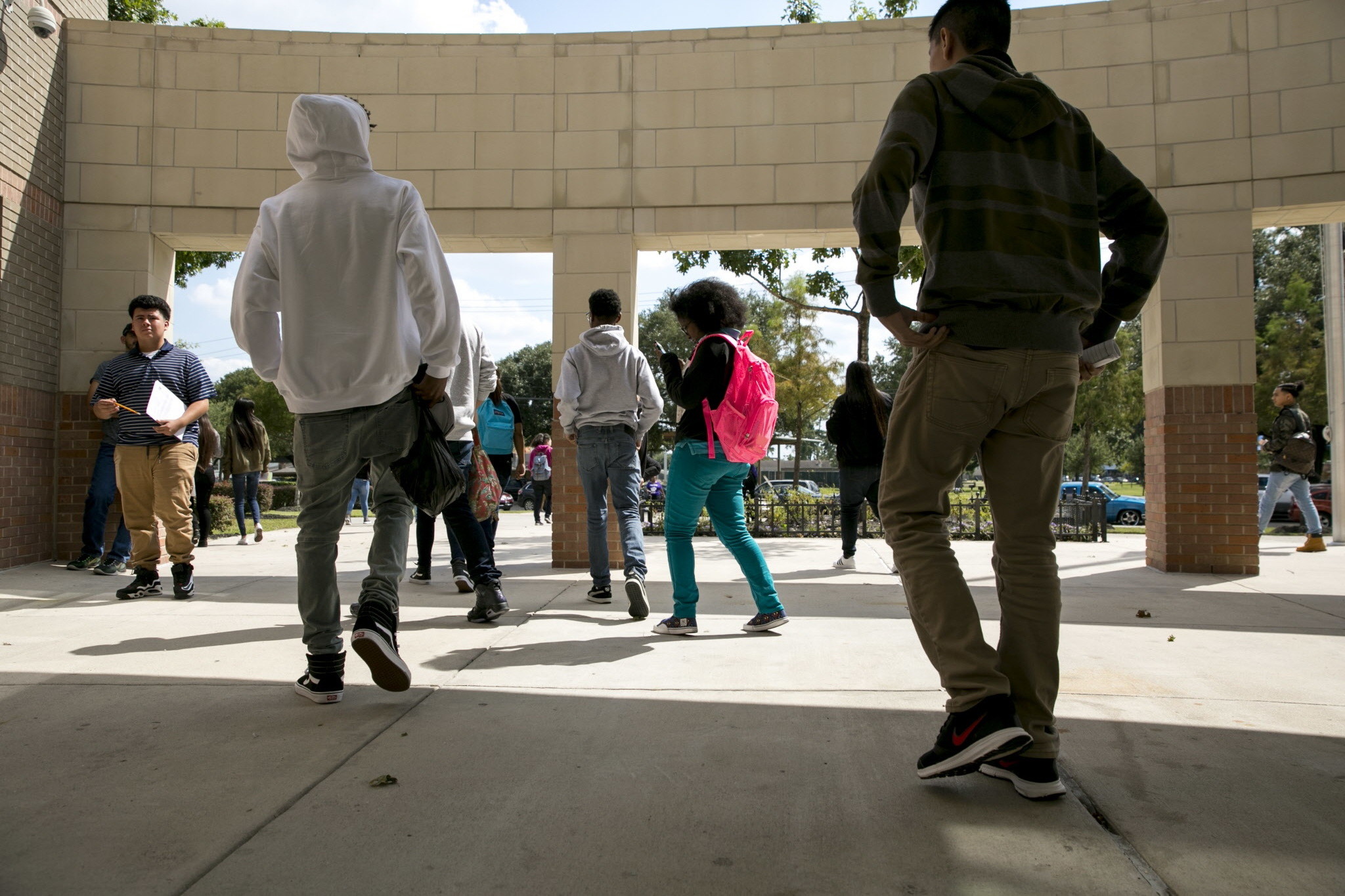 PHOTO: Students walk on the campus of Wheatley High School in Houston, Sept. 11, 2017.