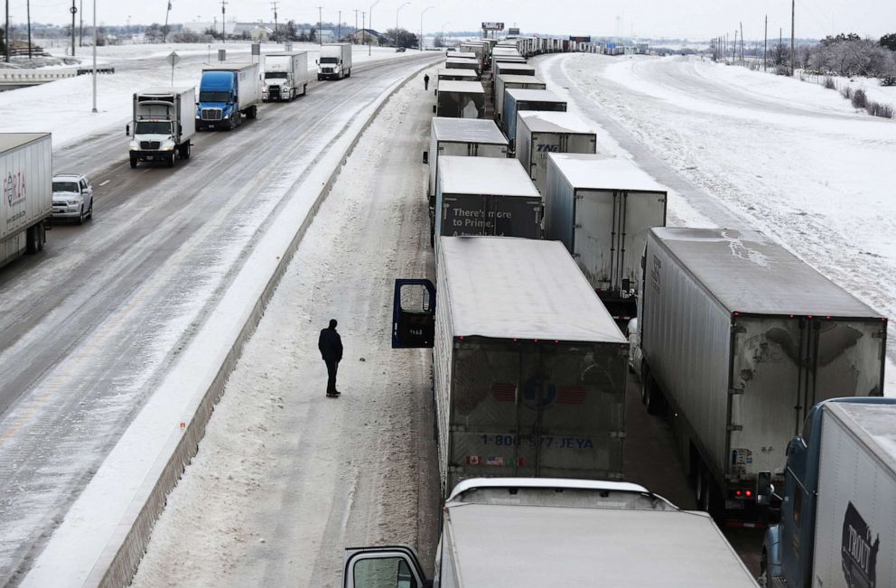 PHOTO: Vehicles are at a standstill southbound on Interstate Highway 35, Feb. 18, 2021, in Killeen, Texas, following a historic cold blast.