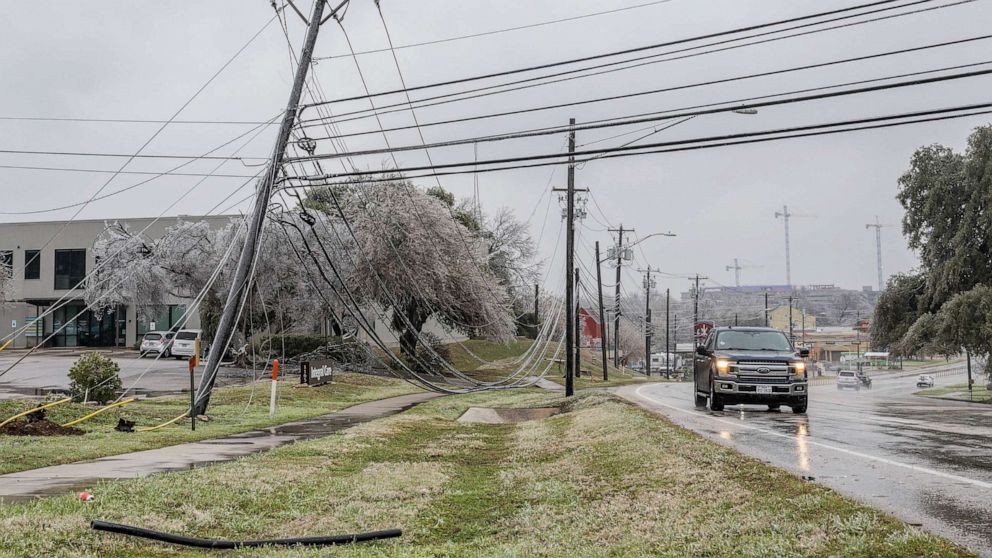 Texas ice storm updates: Over 350,000 customers without power | Watch Live  News on ABCNL
