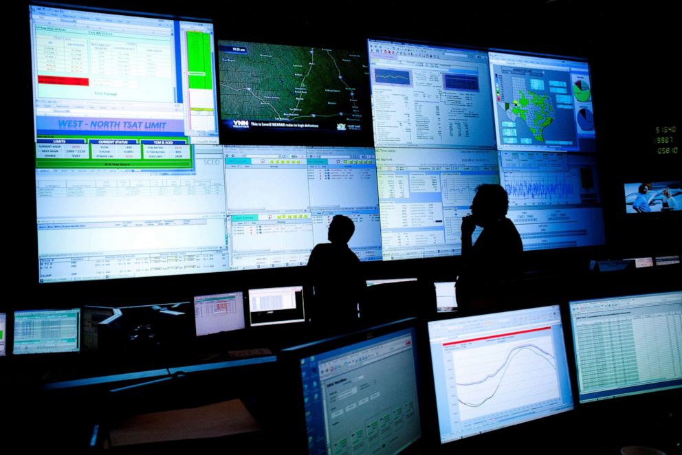 PHOTO: In this Aug. 14, 2012, file photo, reliability coordinators monitor the state power grid during a tour of the Electric Reliability Council of Texas (ERCOT) command center in Taylor, Texas.