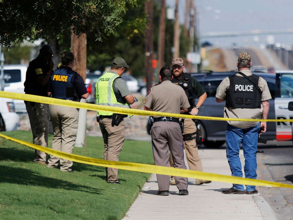 PHOTO: Authorities cordon off a part of the sidewalk in Odessa, Texas, after a mass shooting on Aug. 31, 2019.
